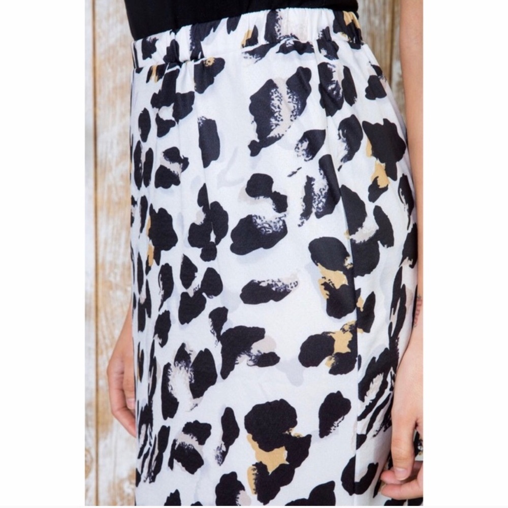 Leopard Print White Midi Pencil Skirt w/ flounce - Picture 2 of 5